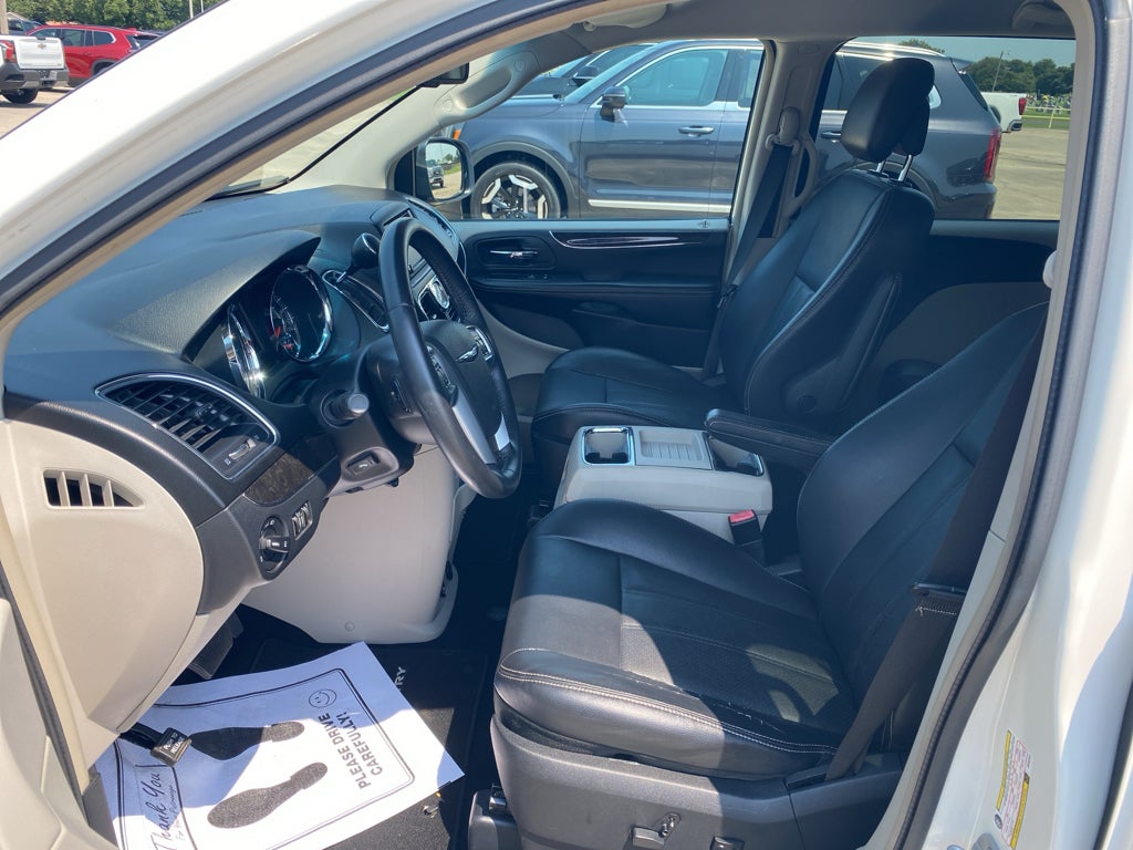 2012 Chrysler Town & Country Touring