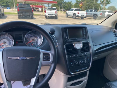 2012 Chrysler Town & Country Touring